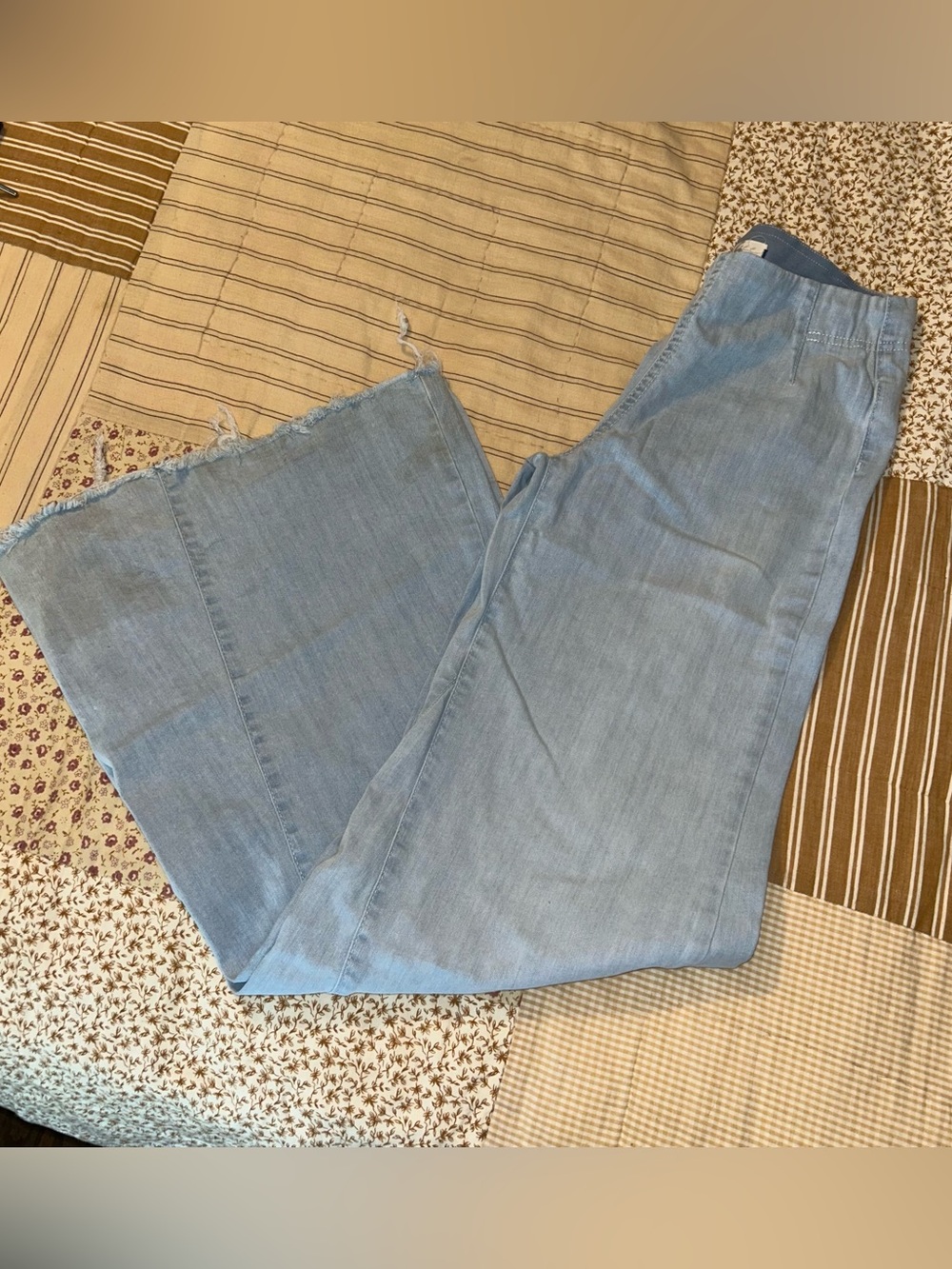 We the Free People light wash bohemian flare jeans size 26